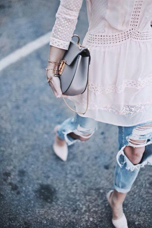 Dress over pants – Μια τάση που θα&nbsp;λατρέψετε