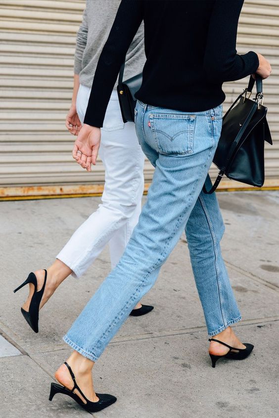 Αυτό είναι το jacket που λανσάρουν όλες οι fashion bloggers – Δείτε ποιο&nbsp;είναι